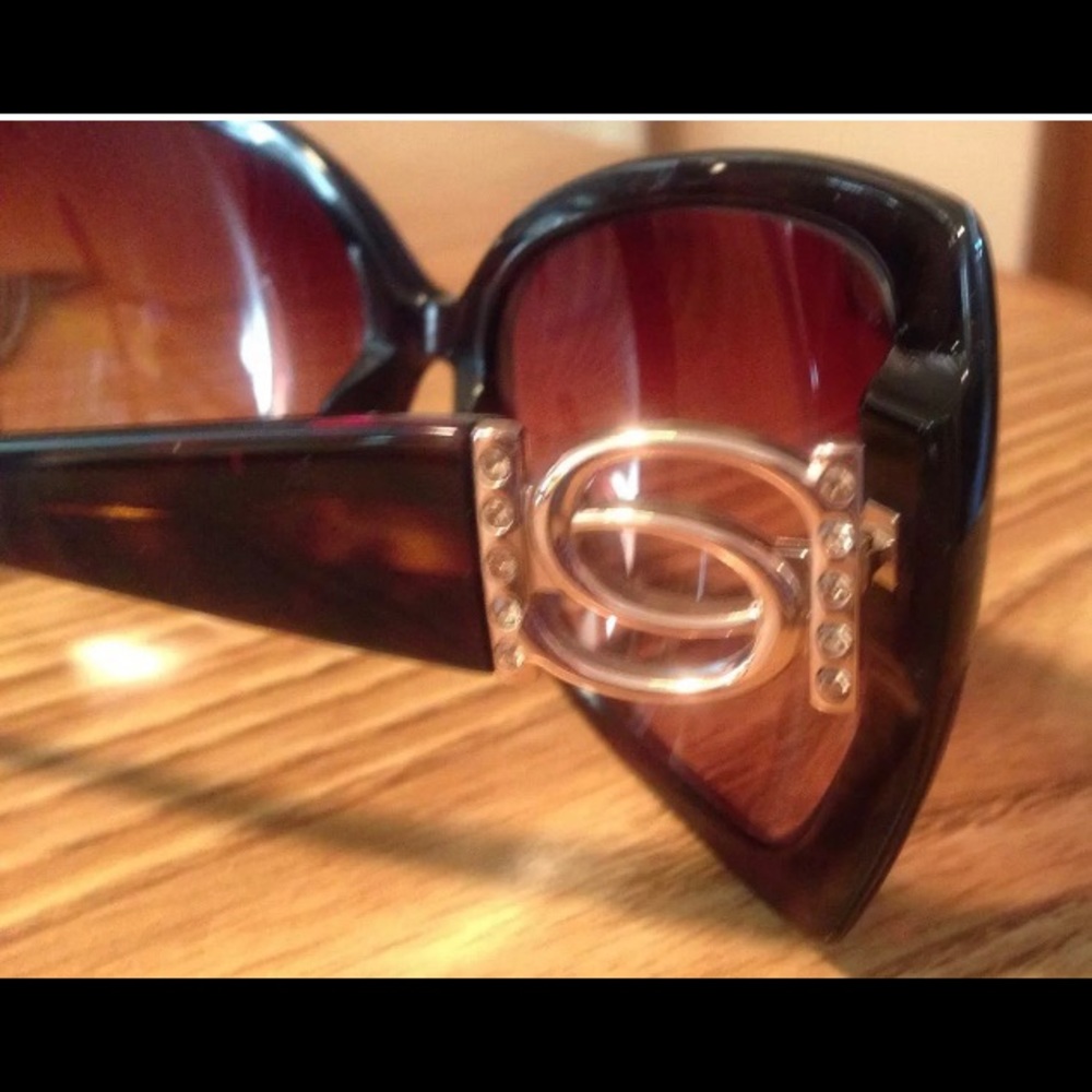 Authentic Bebe Tortoise (Brown) Sunglasses Bb7001 - image 3